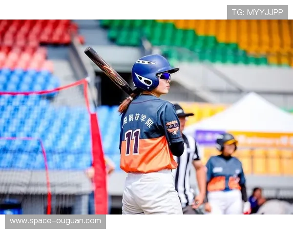 北京队4-3力克南京队，全国女子垒球冠军杯赛竞争白热化